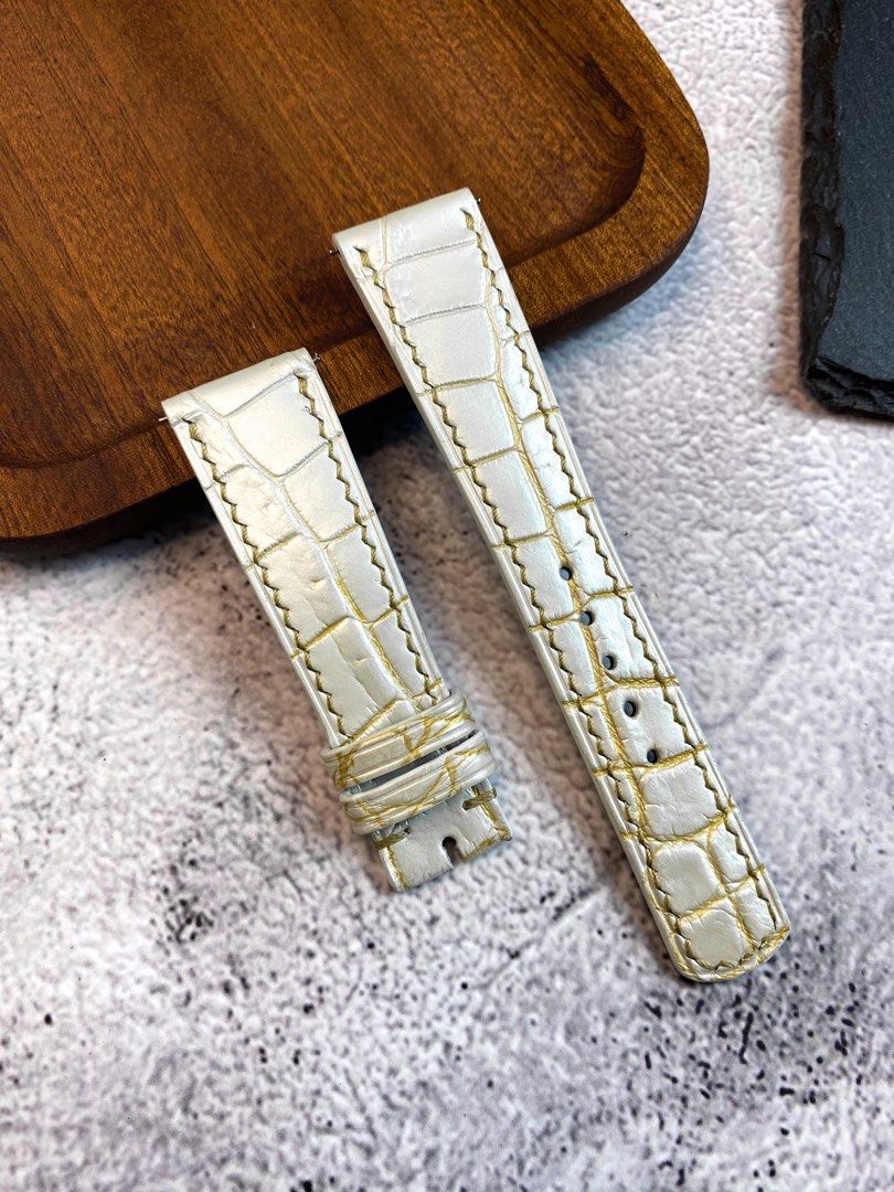 Handmade Pearlescent White Gold Rub off Alligator Leather Strap