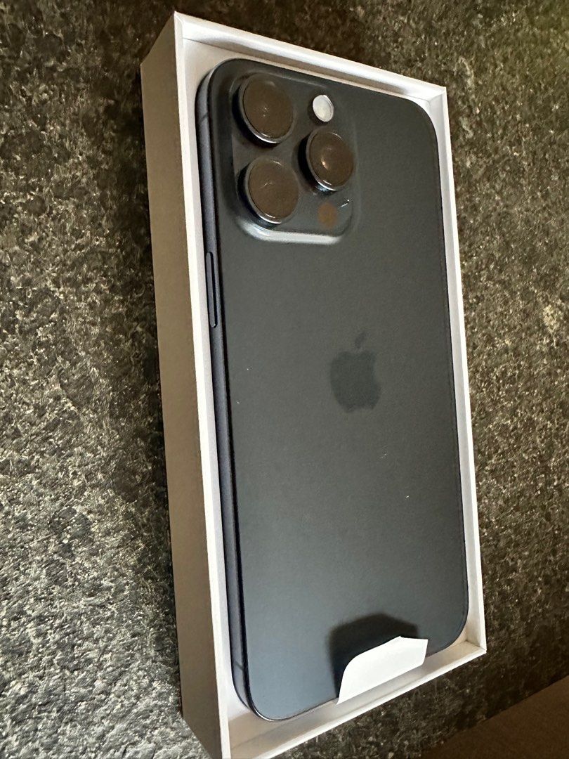 iphone 15 pro max blue colour box