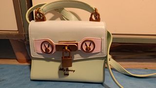 （分類：）位於 。 由 ting12345678 提交（商品編號 1258375168，圖片 1）。簡介： 。