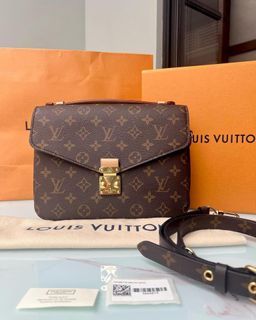 Louis Vuitton Pochette Métis with Lv logo scarf, Luxury, Bags & Wallets on  Carousell