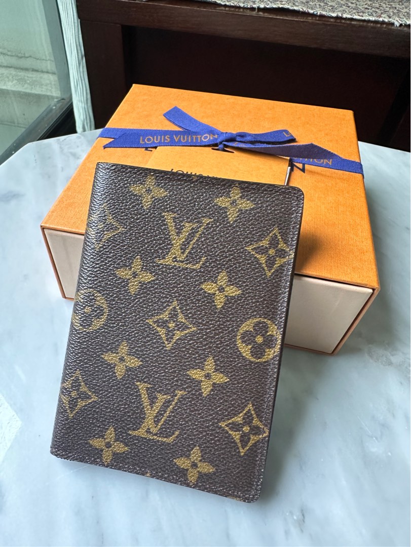 Louis Vuitton Enveloppe Carte de visite Business Cardholder Damier  Graphite, Luxury, Bags & Wallets on Carousell