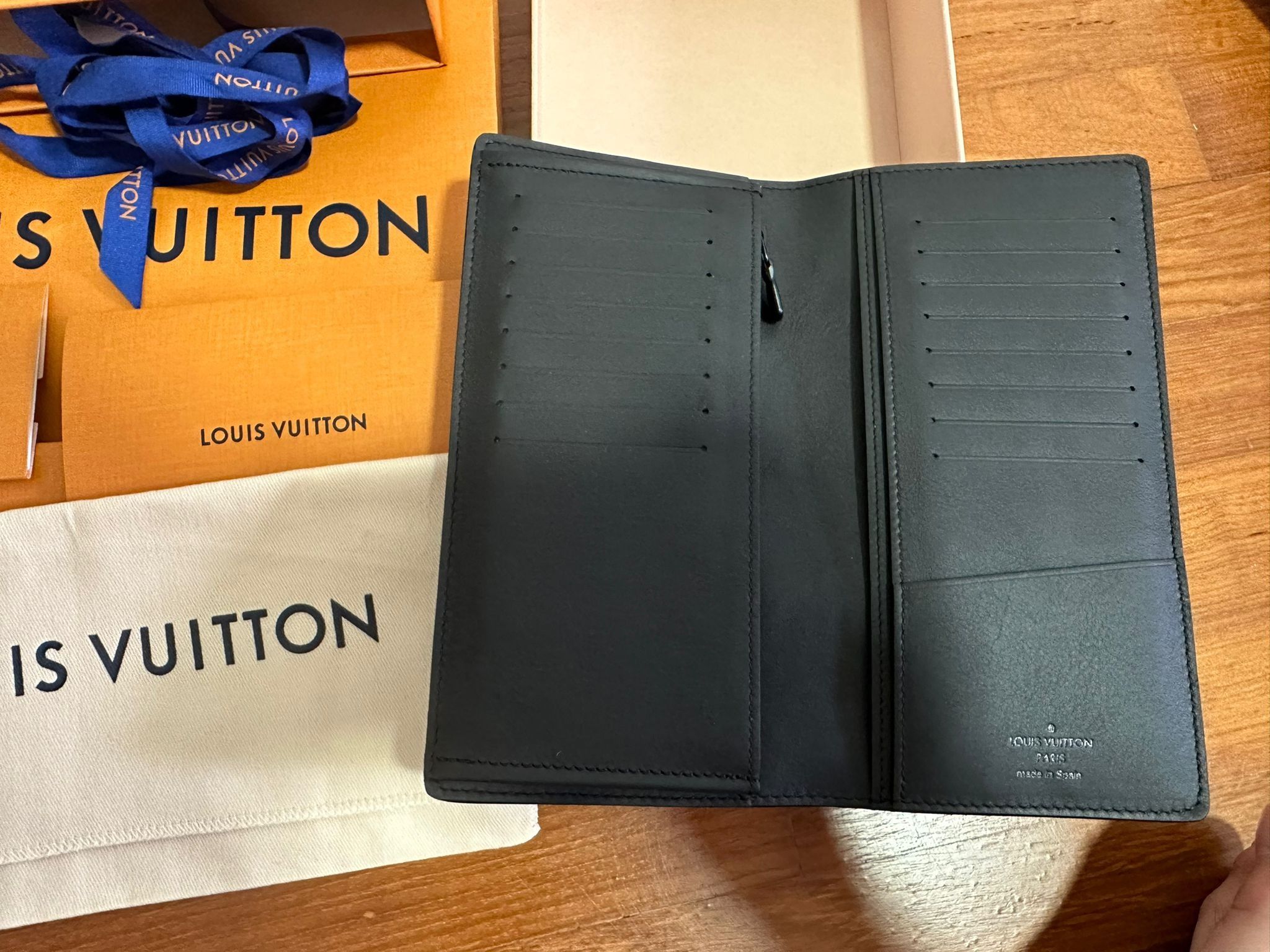 Louis Vuitton MONOGRAM 2023-24FW Brazza wallet (M66540)
