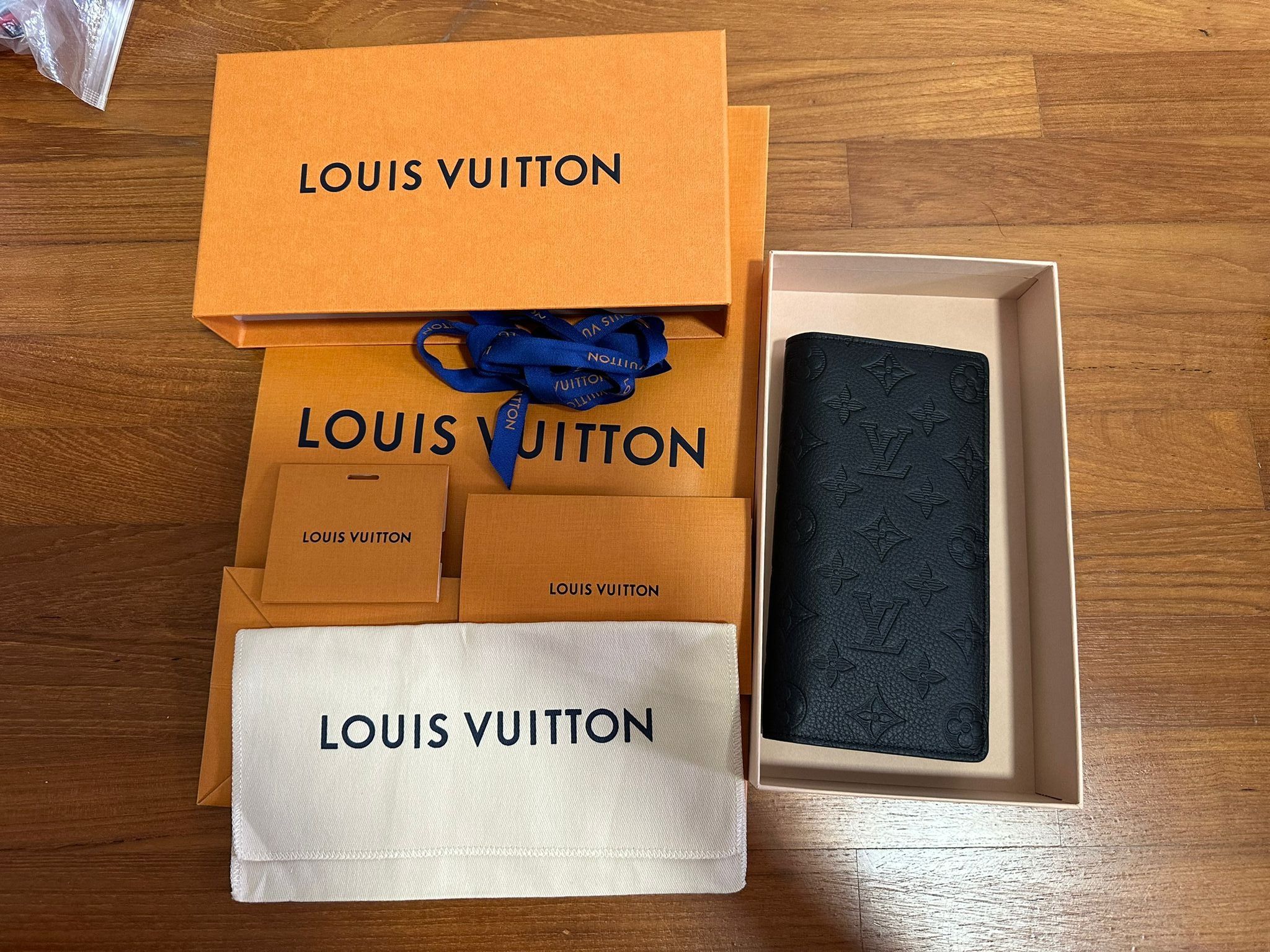 Louis vuitton wallet packaging top