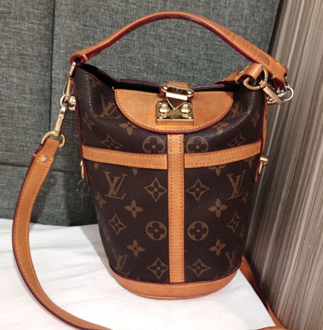 Bucket shop duffle bag