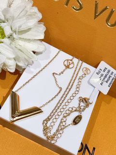 LV Edge Necklace 18-19 18k HKSETTING, Women's Fashion, Jewelry &  Organizers, Necklaces on Carousell