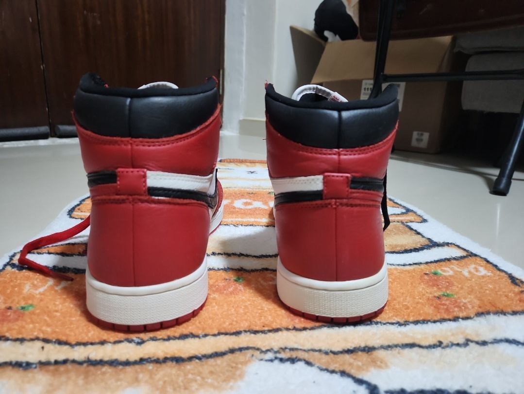 Jordan 1 homage to home fake top