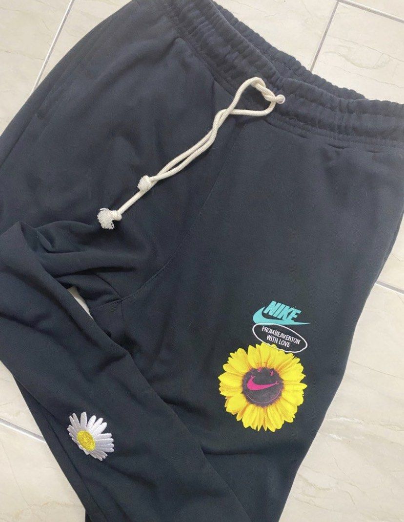 Have a on sale nike day joggers
