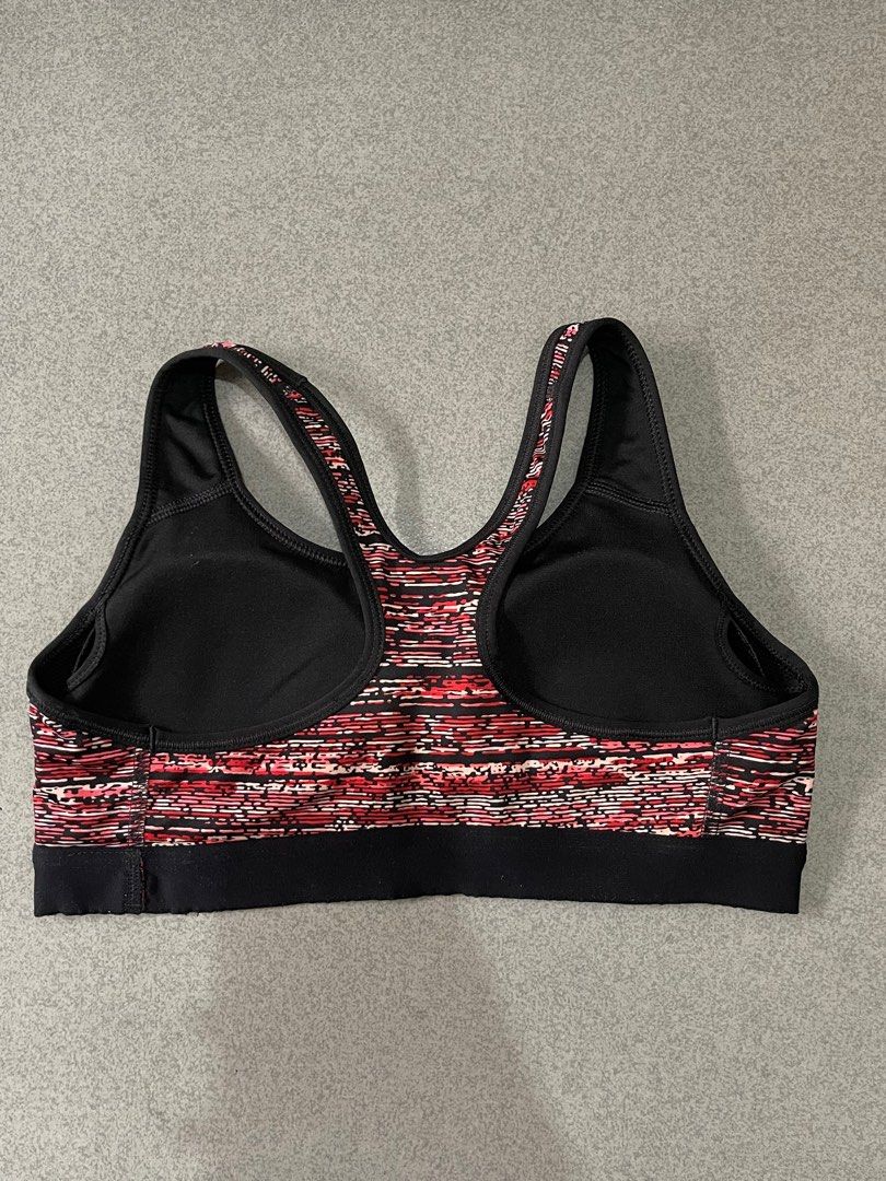 Nike Pro Sports Bra (Category: Activewear) located in Orani. Submitted by olshop2 (Listing ID 1258275636, Image 2). Description: Padded With Padslots 3 sports Bra for 2k.