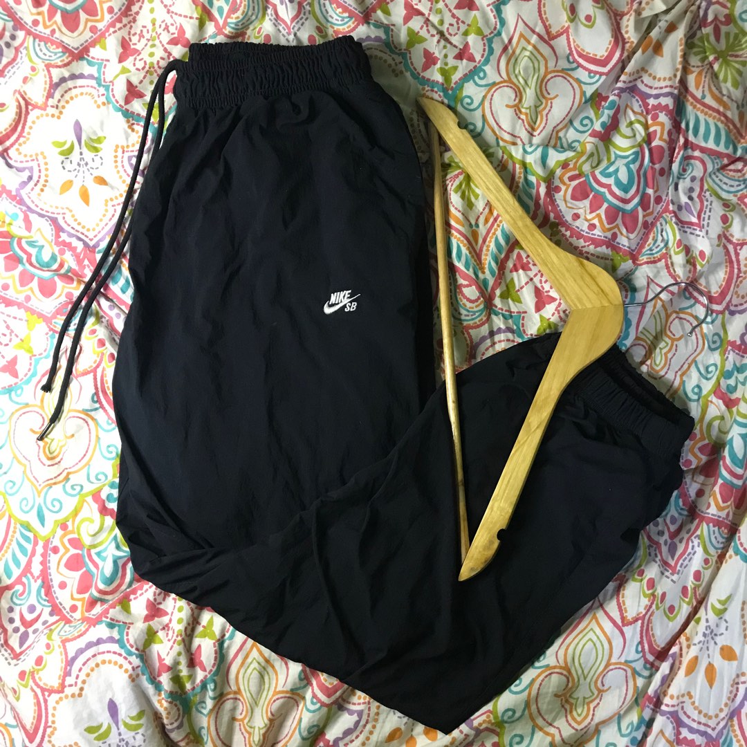 Nike sb windbreaker hotsell pants