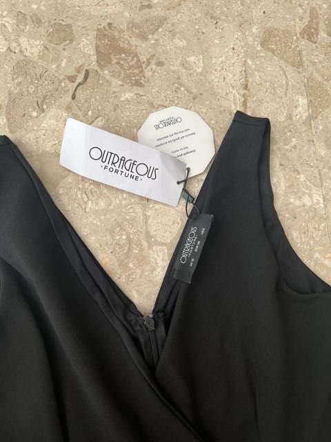 Outrageous fortune clothing top
