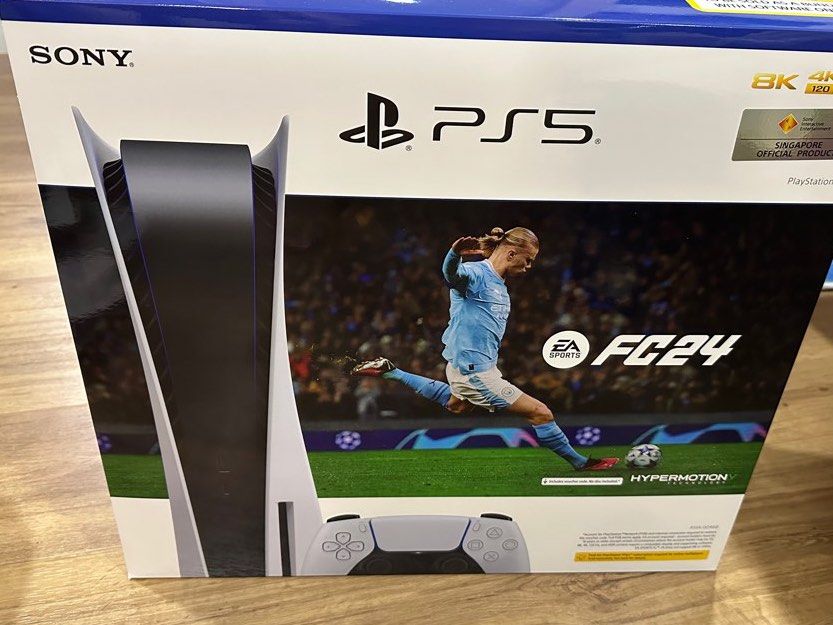 PlayStation 5 Disc Console & EA SPORTS<sup>™</sup> FC 24