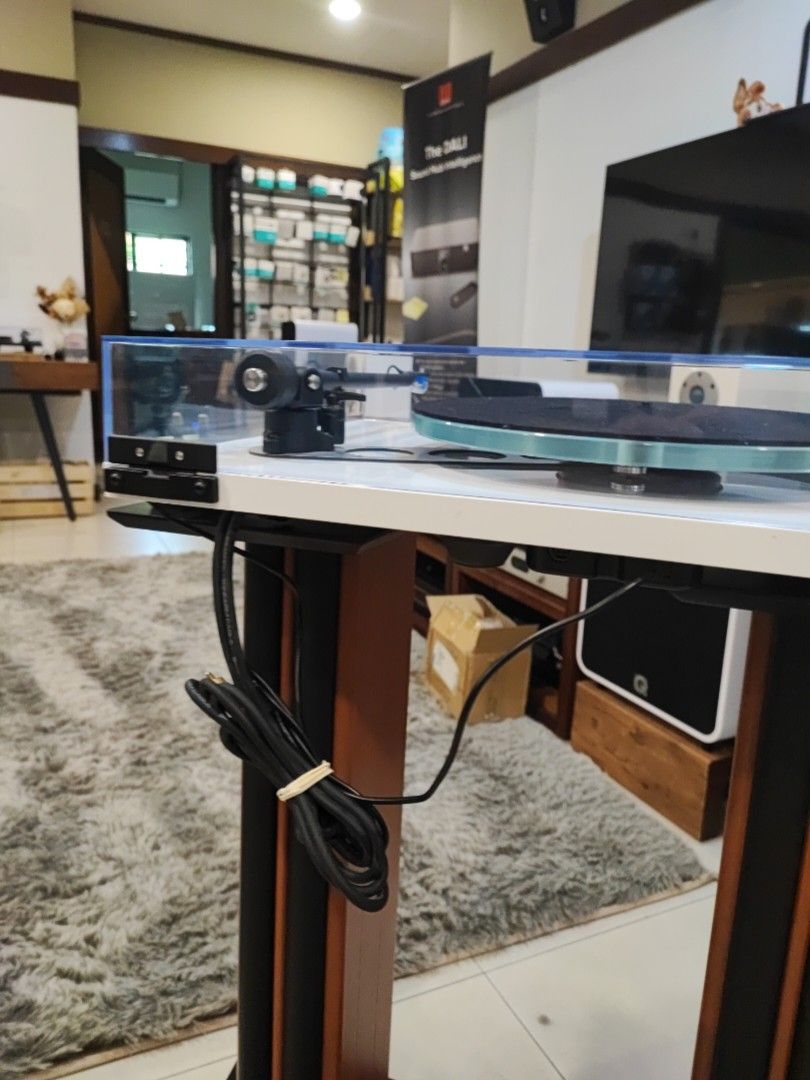 Rega Planar 3 Best Value Turntable (White Glossy Plinth) Elys 2 MM