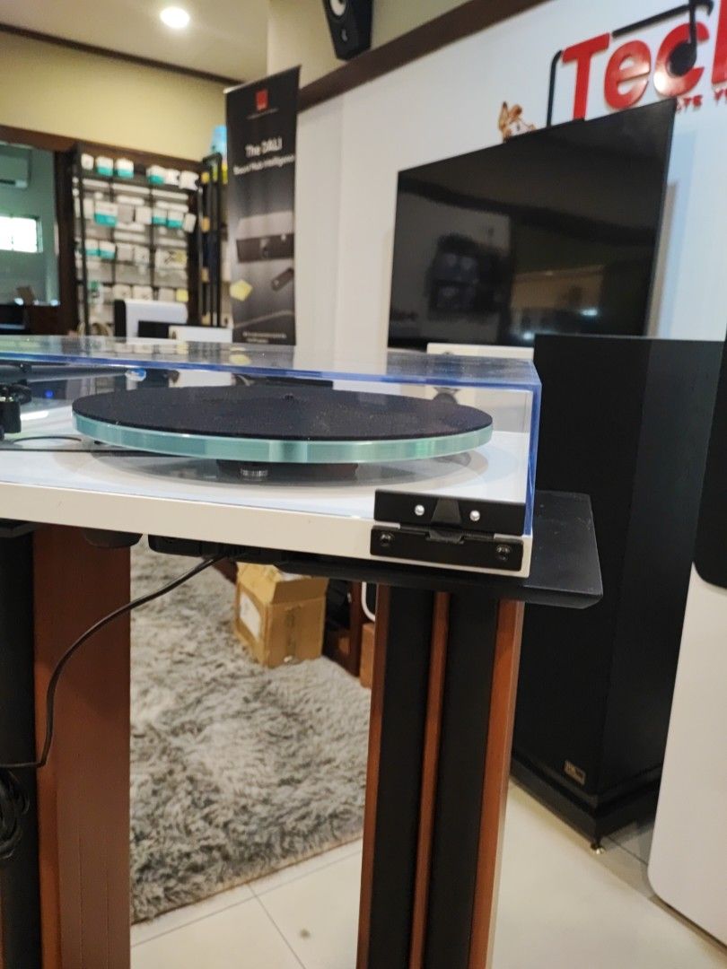 Rega Planar 3 Best Value Turntable (White Glossy Plinth) Elys 2 MM