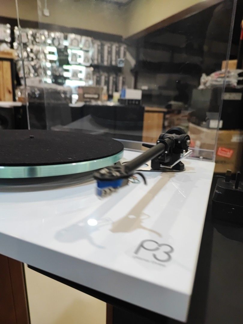 Rega Planar 3 Best Value Turntable (White Glossy Plinth) Elys 2 MM