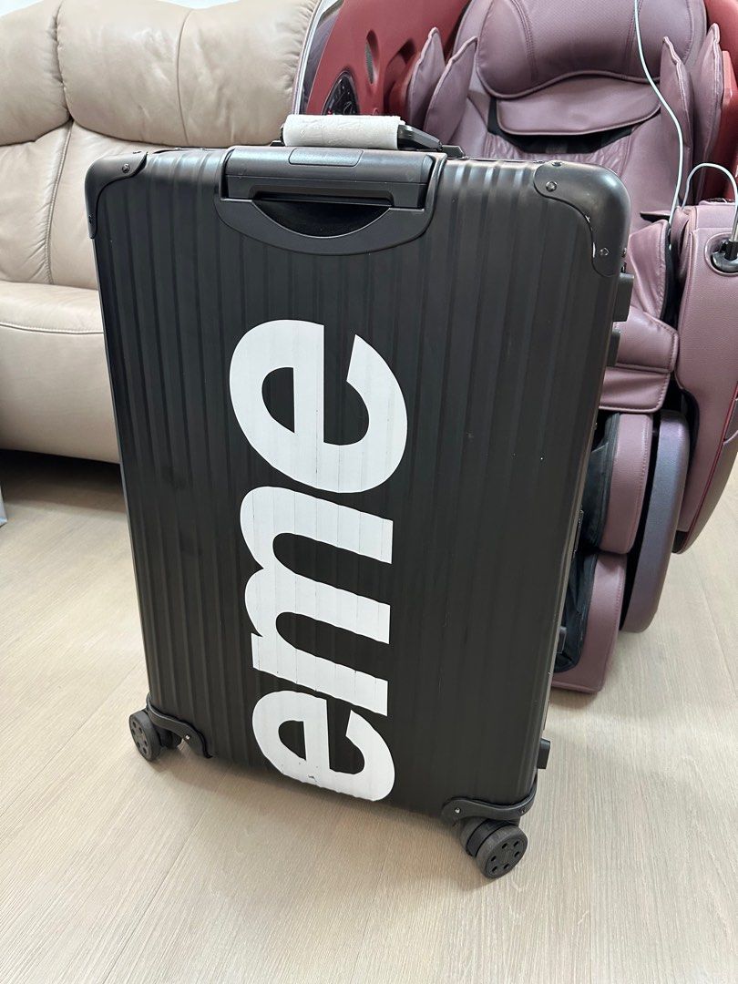 Rimowa supreme 82l hot sale