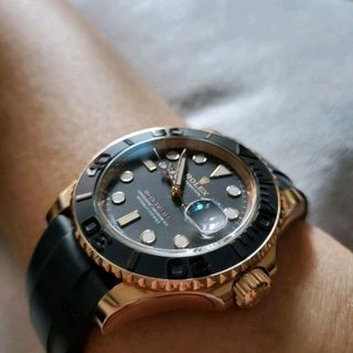 (Category: ) located in . Submitted by jc.accessories (Listing ID 1258268315, Image 1). Description: .