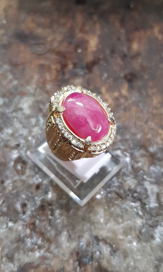 Ruby stone (Category: Jewelry) located in Singapore. Submitted by permataqolbu (Listing ID 1258241997, Image 2). Description: Ruby stone Ring alpaka size 20.