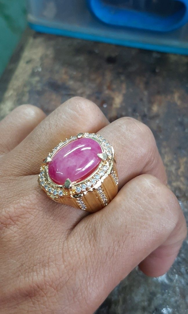 Ruby stone (Category: Jewelry) located in Singapore. Submitted by permataqolbu (Listing ID 1258241997, Image 4). Description: Ruby stone Ring alpaka size 20.