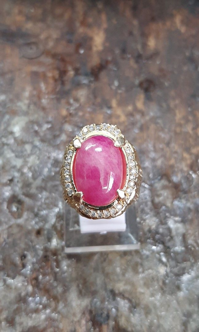 Ruby stone (Category: Jewelry) located in Singapore. Submitted by permataqolbu (Listing ID 1258241997, Image 3). Description: Ruby stone Ring alpaka size 20.