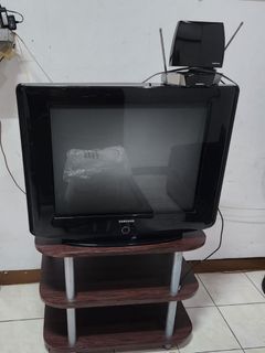 Samsung 29' TV with TV rack FREE TV Antenna