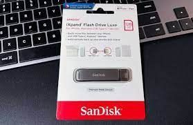 SanDisk iXpand Flash Drive Luxe USB Type-C Flash Drive 256GB