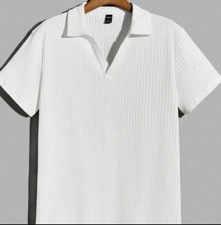 Louis Vuitton Classic Logo Polo Shirt, Men's Fashion, Tops & Sets, Tshirts  & Polo Shirts on Carousell