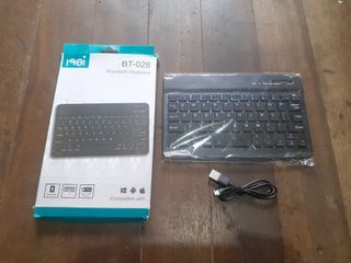 Slim Light Portable Bluetooth Keyboard for Windows, Android or Mac