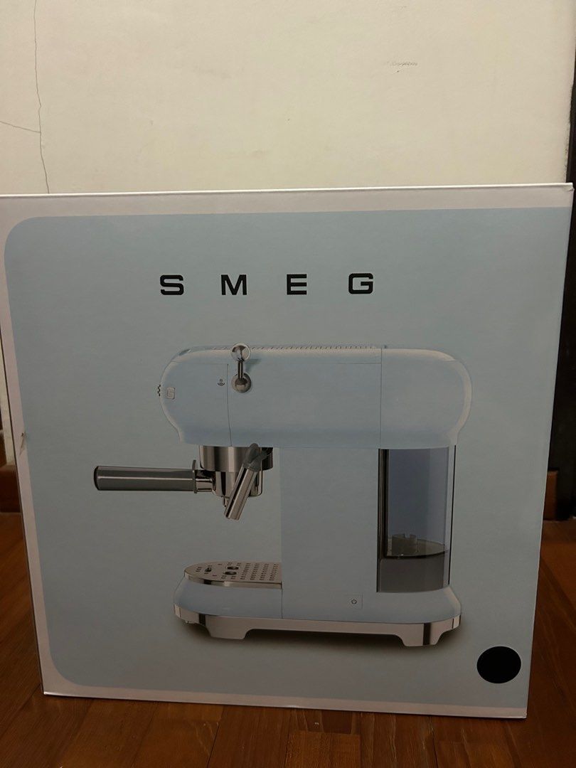 SMEG espresso coffee machine ECF01 Black, TV & Home Appliances, Kitchen