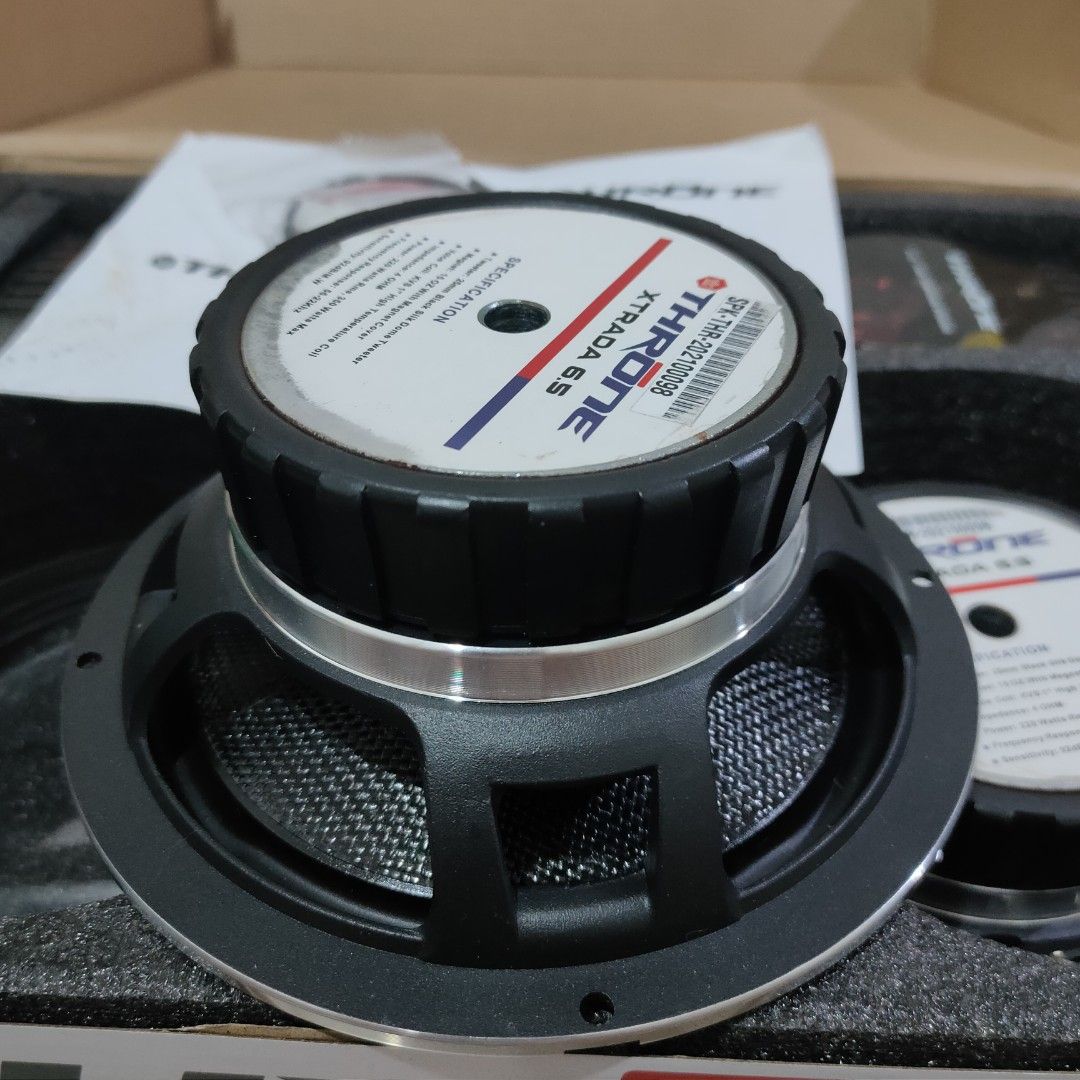 Cover clearance speaker mobil