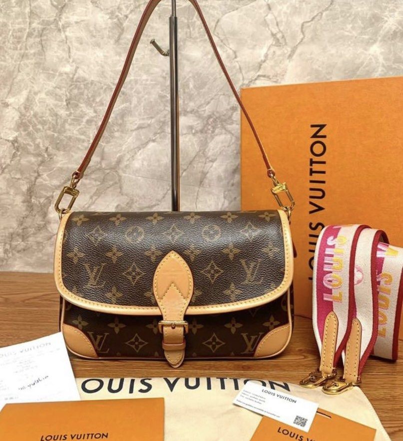 Tas Louis Vuitton with box, Barang Mewah, Tas & Dompet di Carousell