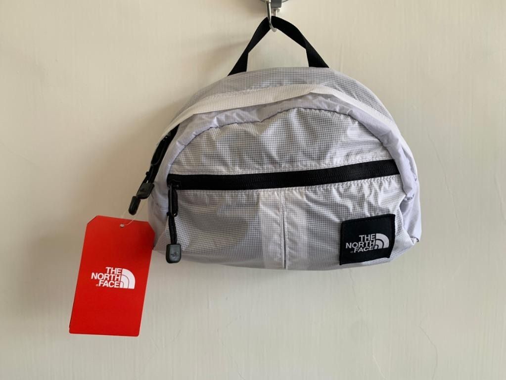 The North Face Flyweight lumbar 01