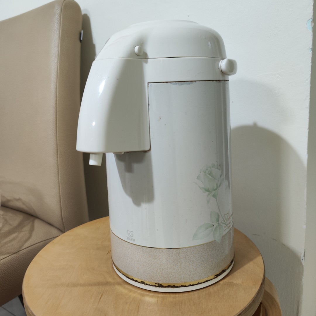 Tiger Hot water dispenser pot, TV & Home Appliances, Kitchen Appliances,  Kettles & Airpots on Carousell