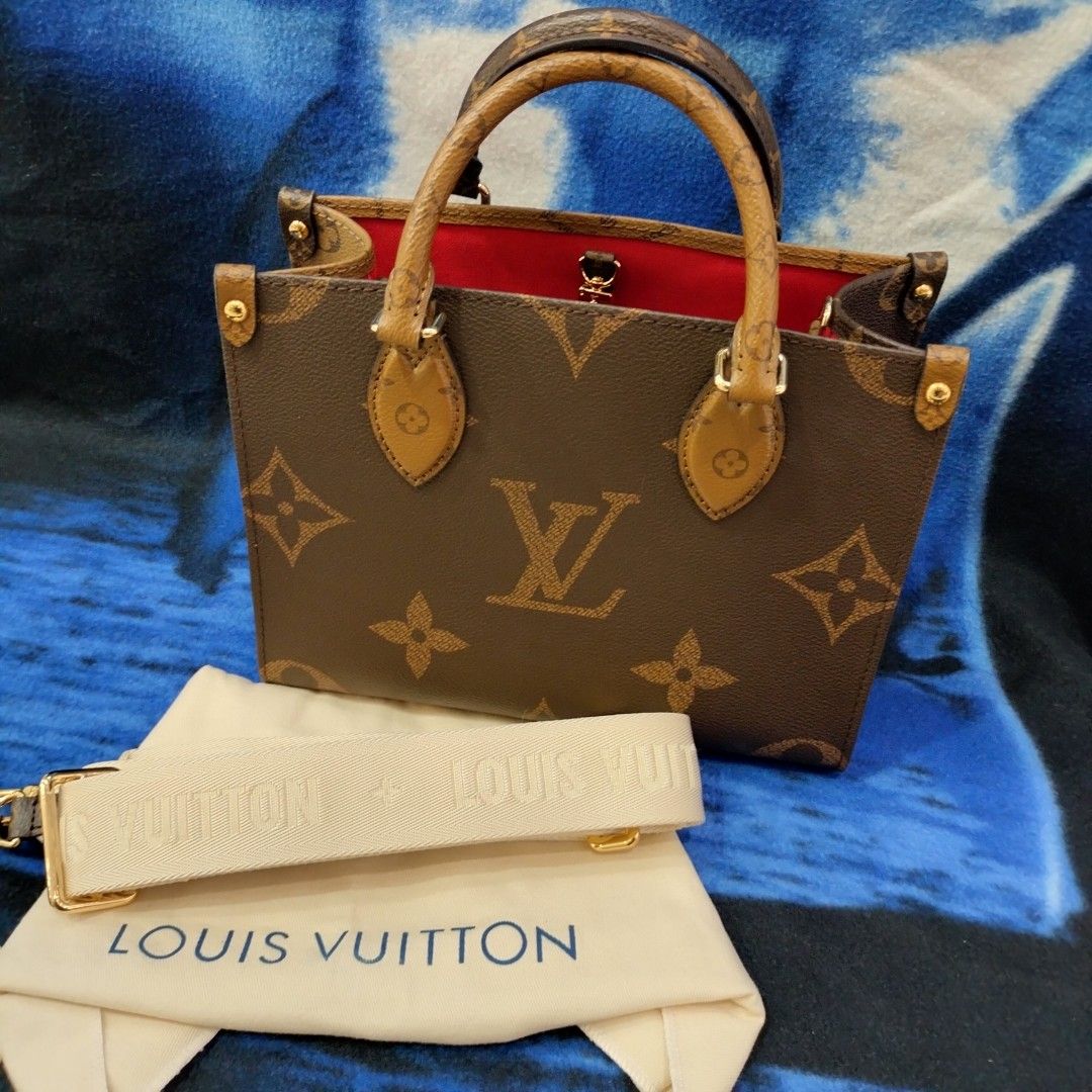 Louis Vuitton Full Black, Fesyen Wanita, Tas & Dompet di Carousell