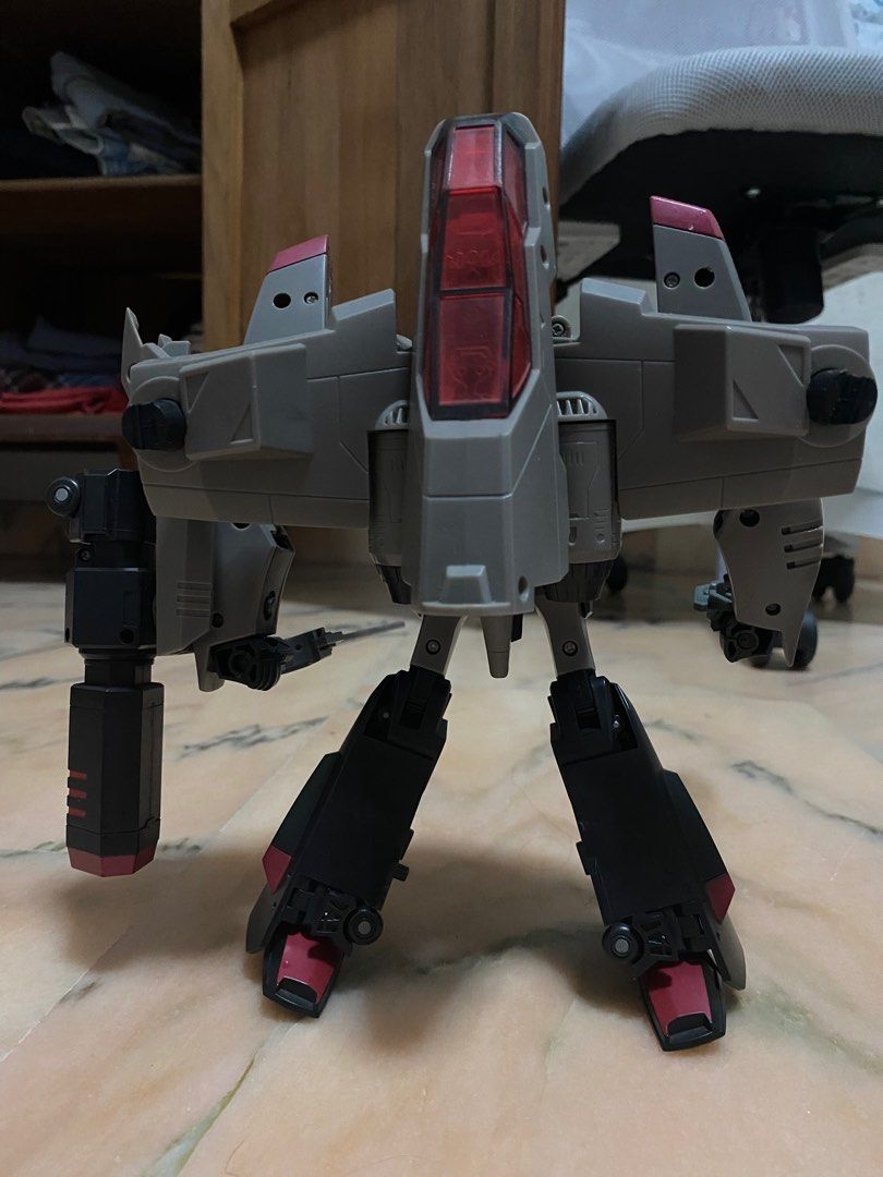Transformers (Category: Toy Figures) located in Singapore. Submitted by xixist (Listing ID 1258324095, Image 2). Description: .