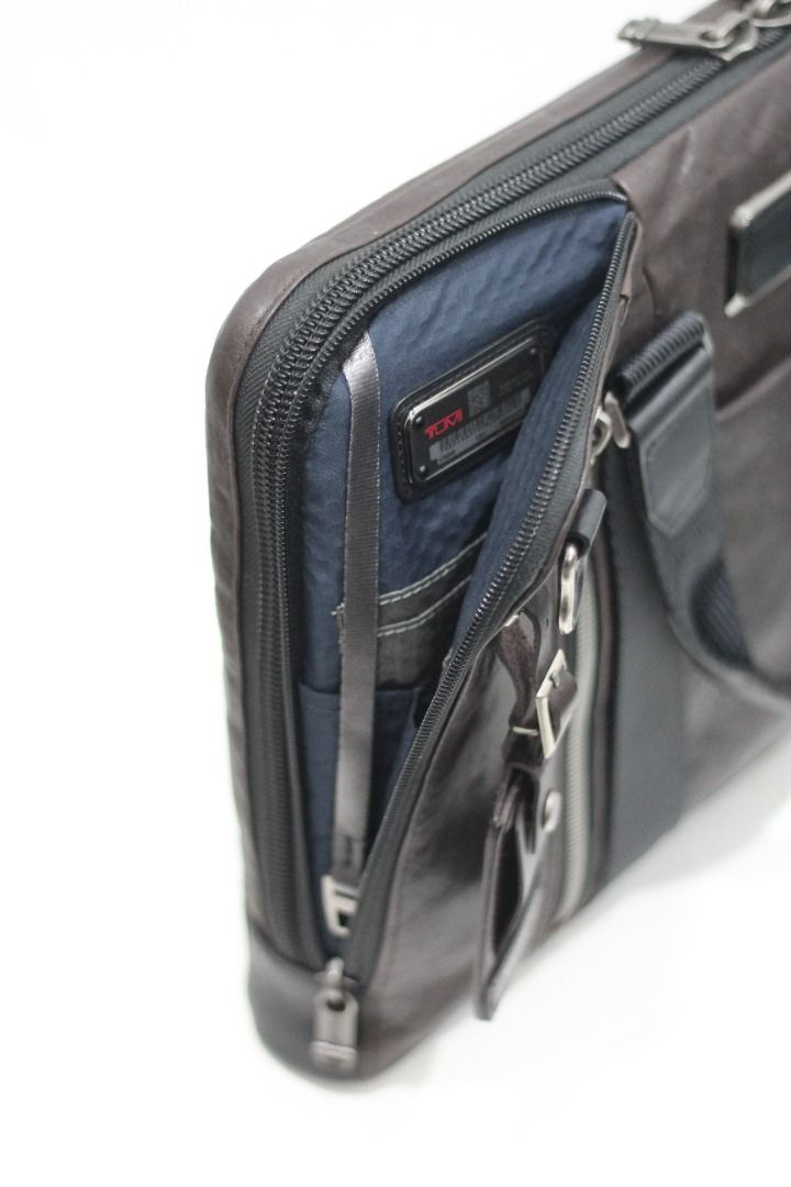 Tumi alpha bravo aviano slim 2025 brief