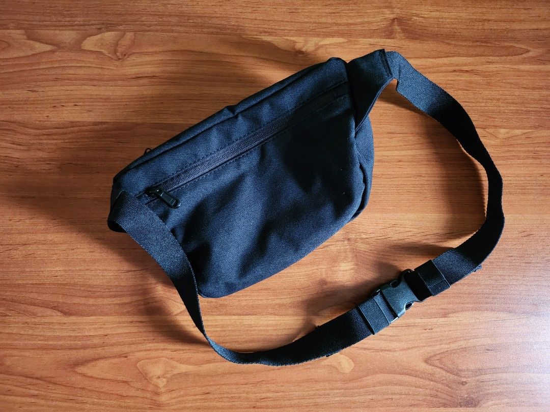 Uniqlo one strap backpack sale