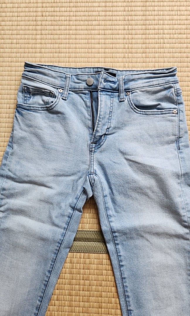 Uniqlo miracle air skinny jeans, Men's Fashion, Bottoms, Jeans on