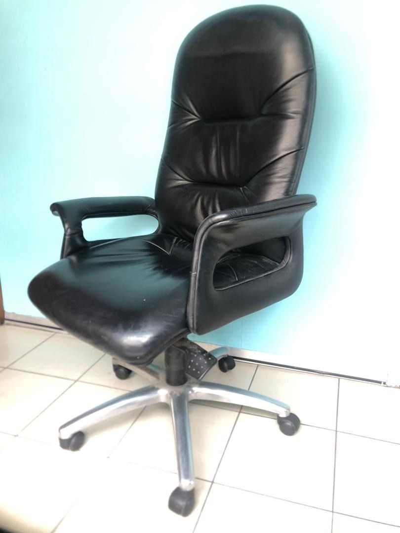 Used leather sales office chair