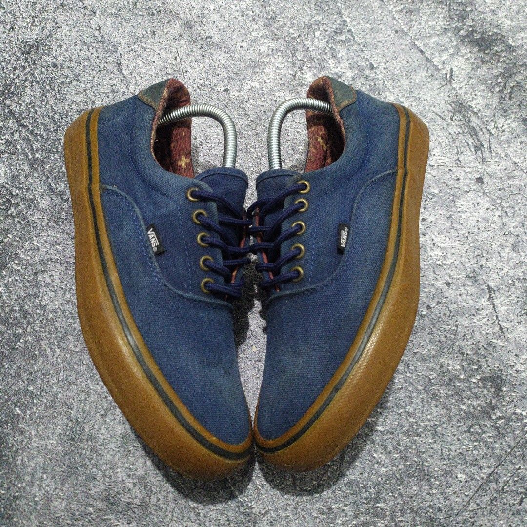 Navy blue gum bottom vans hotsell