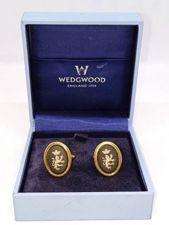 Vintage Wedgwood England Black Jasper Cameo Cufflinks With Royal Passant Guard Carved Design