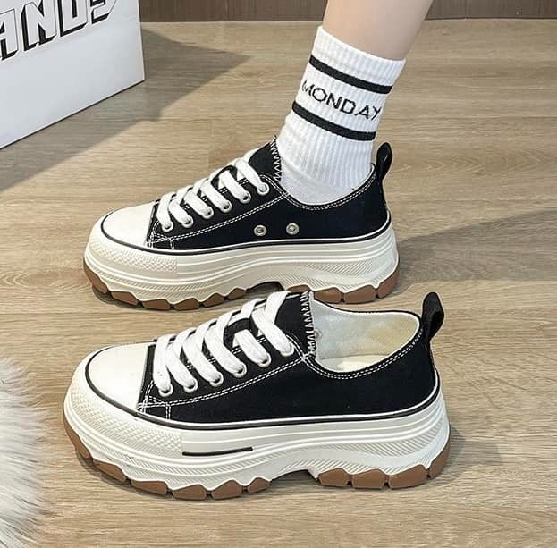 Comfy rubber shoes top