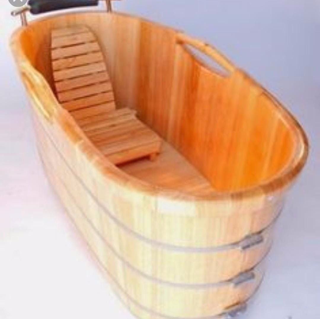 Wooden tub bathtub spa tub home tub balcony tub, Furniture & Home Living, Bathroom & Kitchen