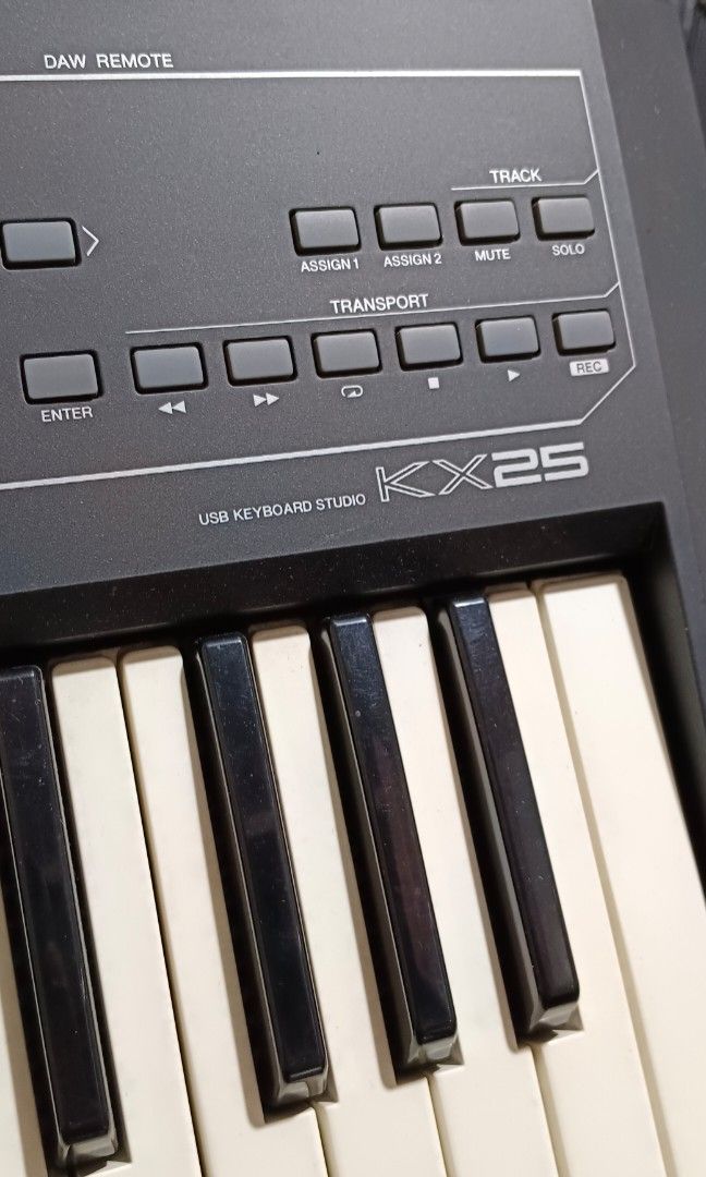 Yamaha kx25 USB midi keyboard controller, Hobbies & Toys, Music & Media