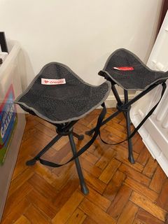 2 foldable chairs