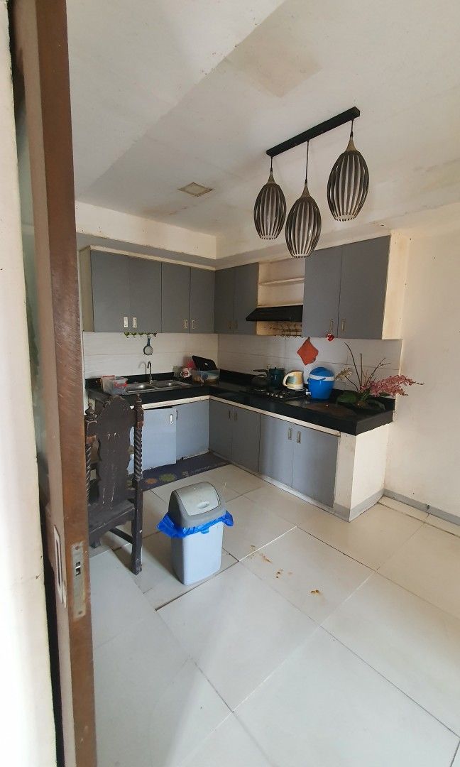 3STOREY 7BEDROOM HOUSE & LOT FOR SALE IN WAWA, TAGUIG CITY, Property