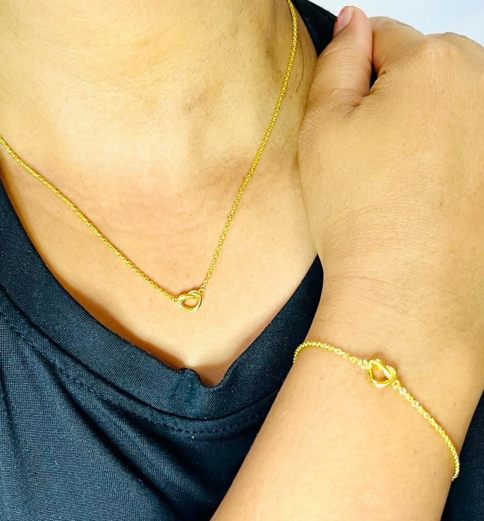 Gold heart chain bracelet new arrivals