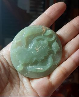 天然A貨翡翠冰起膠綠荷葉鯉魚，意義：荷包有餘，有錢的意思※