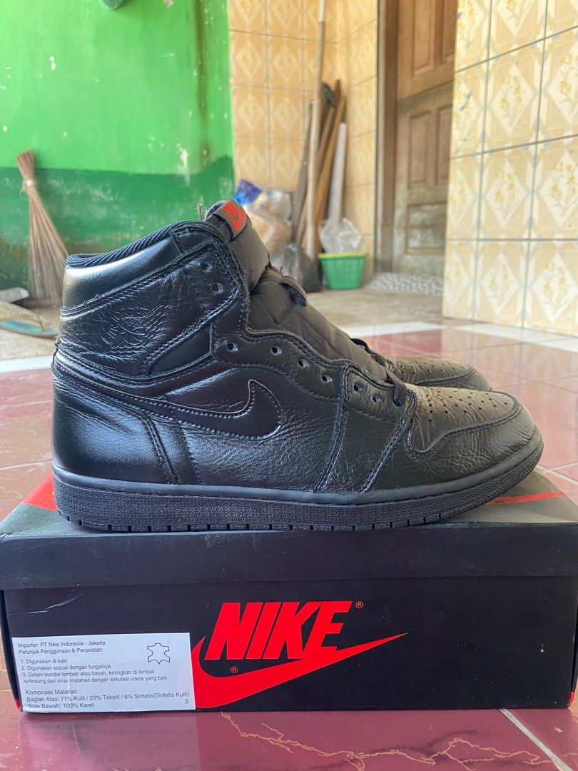 Jordan 1 retro high og triple black clearance