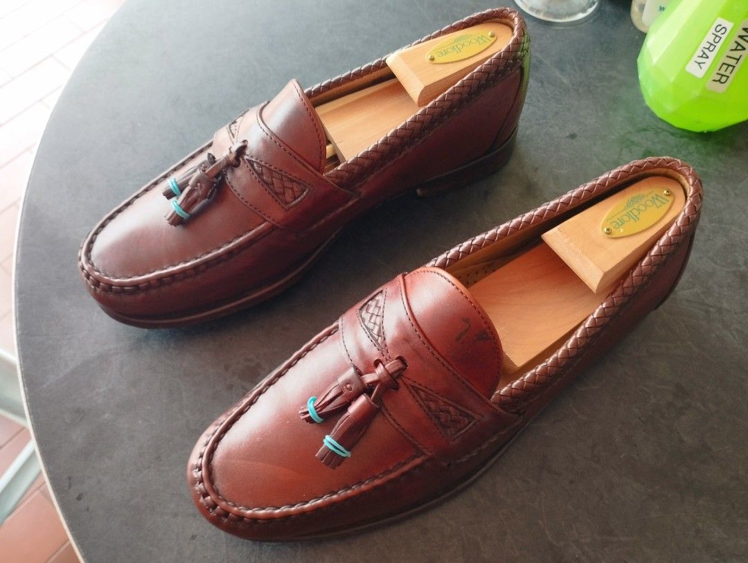 Allen Edmonds Maxfield dark chilli full grain leather tassel penny loafer. 8.5D