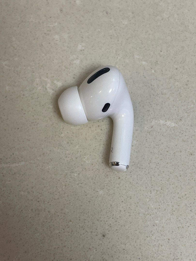Apple Airpods pro 1 右耳--有沙沙聲, 音響器材, 耳機- Carousell